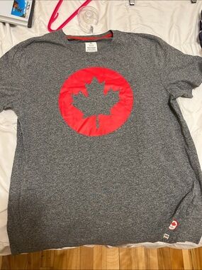 Hudson Baby Gray Short-Sleeve Tee with Red Maple Circle Graphic